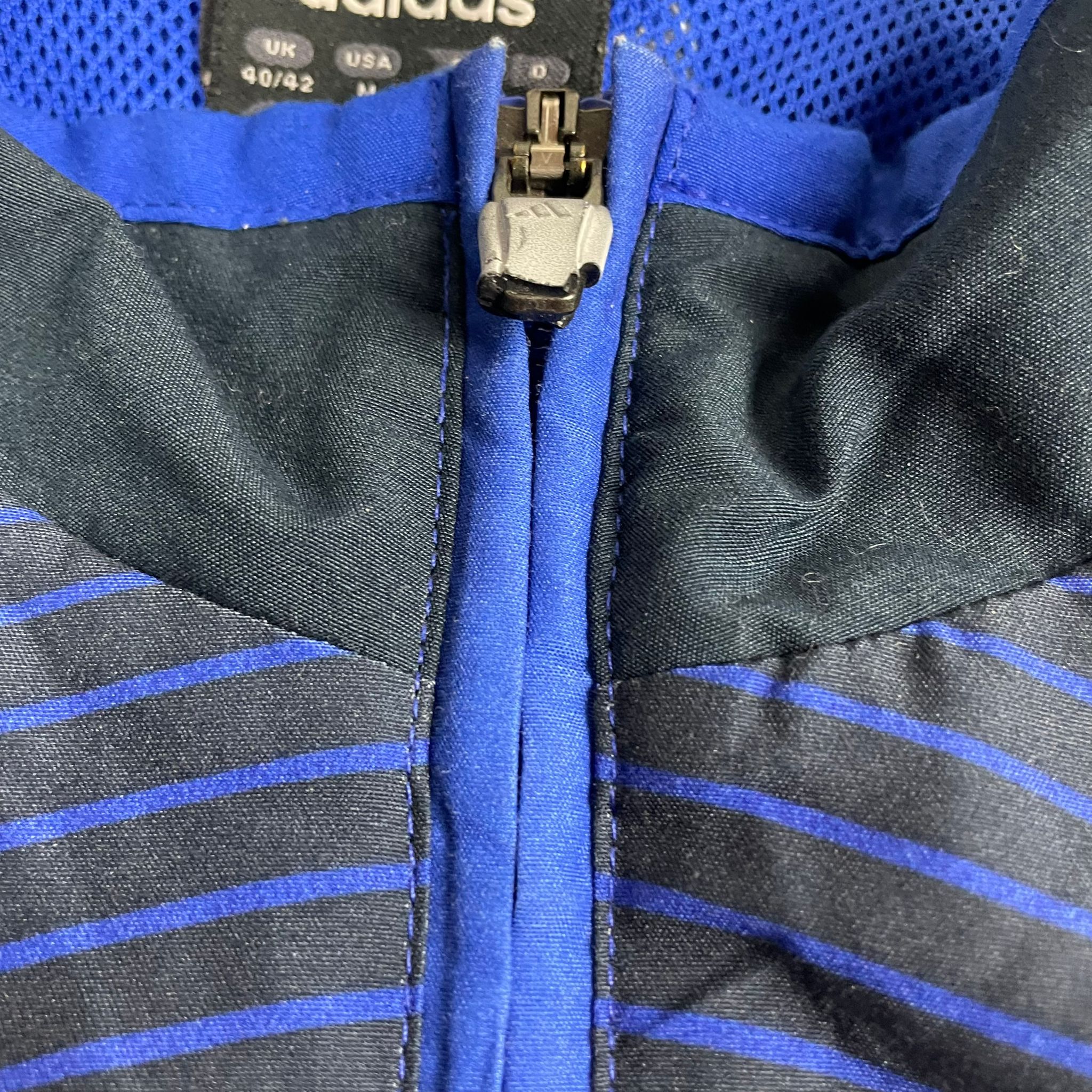 Adidas windbreaker size L